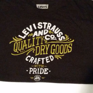 Levis Strauss Womens Graphic Tee Sz Ex -Lg